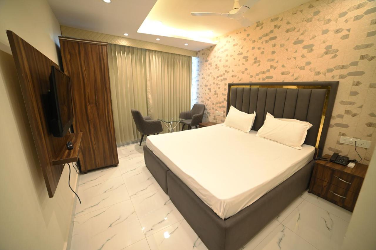 Ovel Hotel Ludhiana Exterior foto